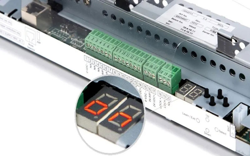کنترل-باکس-درب-شیشه-ای-اتوماتیک-2